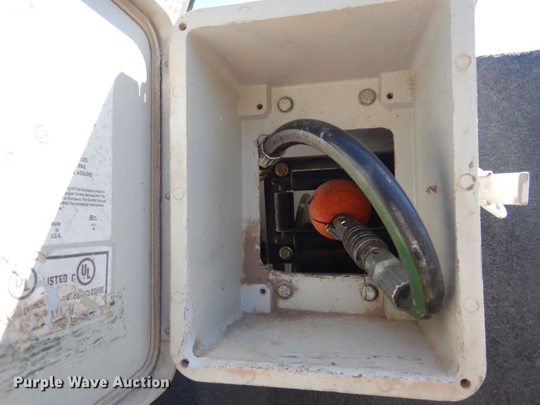 image for item DB7777 2001 Ford F550 Super Duty  utility / service truck