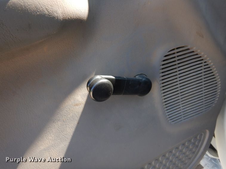 image for item DB7777 2001 Ford F550 Super Duty  utility / service truck