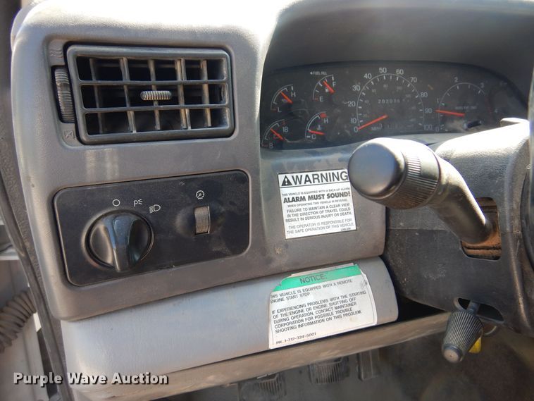 image for item DB7777 2001 Ford F550 Super Duty  utility / service truck