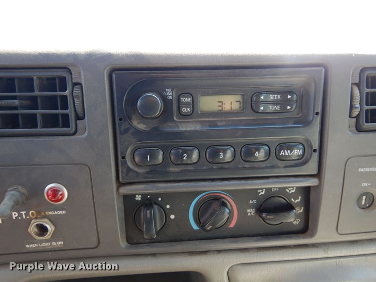 image for item DB7777 2001 Ford F550 Super Duty  utility / service truck