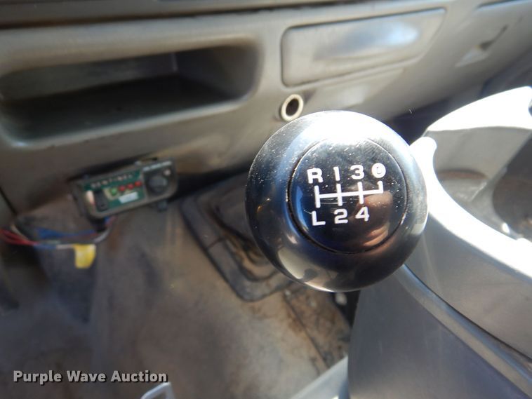 image for item DB7777 2001 Ford F550 Super Duty  utility / service truck