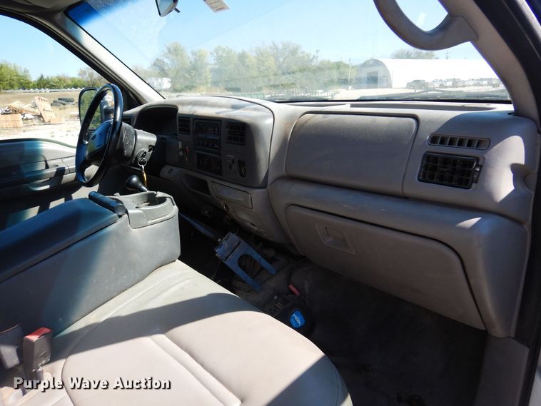 image for item DB7777 2001 Ford F550 Super Duty  utility / service truck