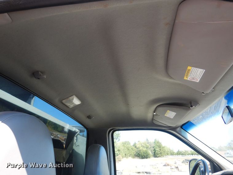 image for item DB7777 2001 Ford F550 Super Duty  utility / service truck