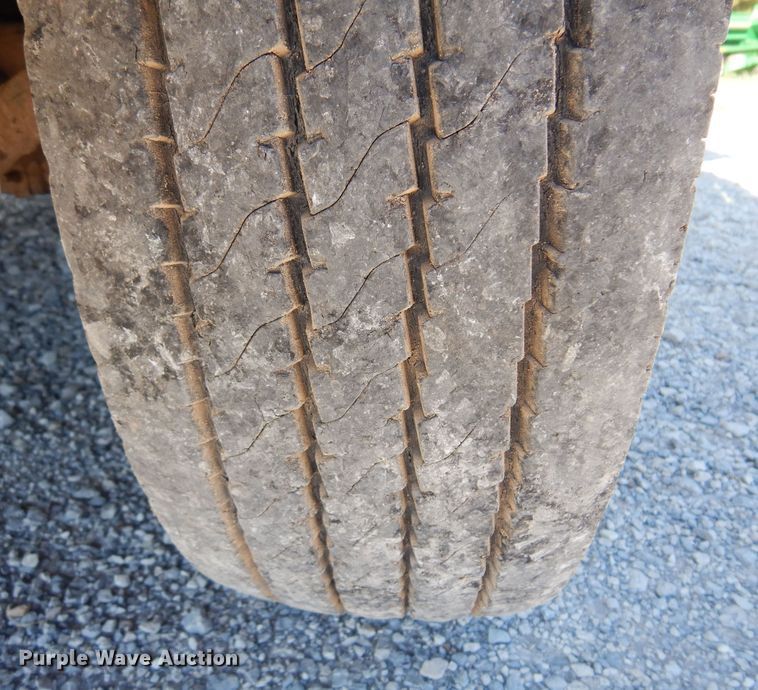 image for item DB7777 2001 Ford F550 Super Duty  utility / service truck