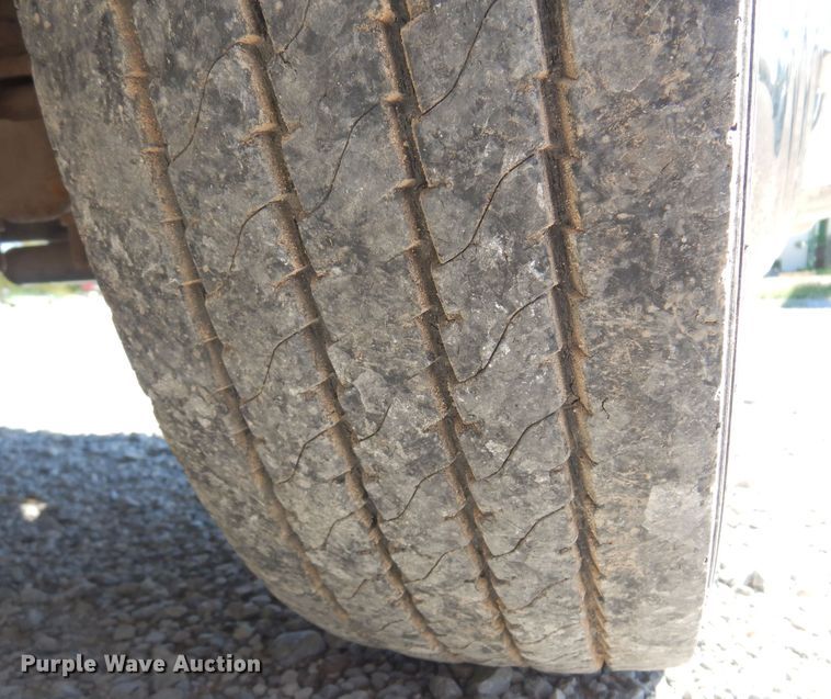 image for item DB7777 2001 Ford F550 Super Duty  utility / service truck