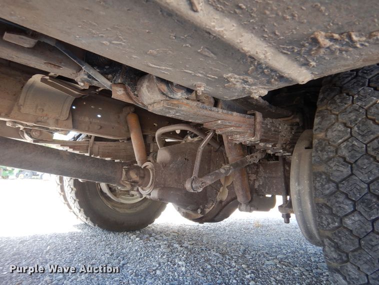 image for item DB7777 2001 Ford F550 Super Duty  utility / service truck