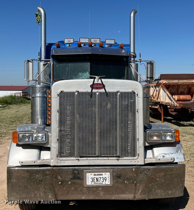 image for item DJ7720 2000 Peterbilt 379  semi truck