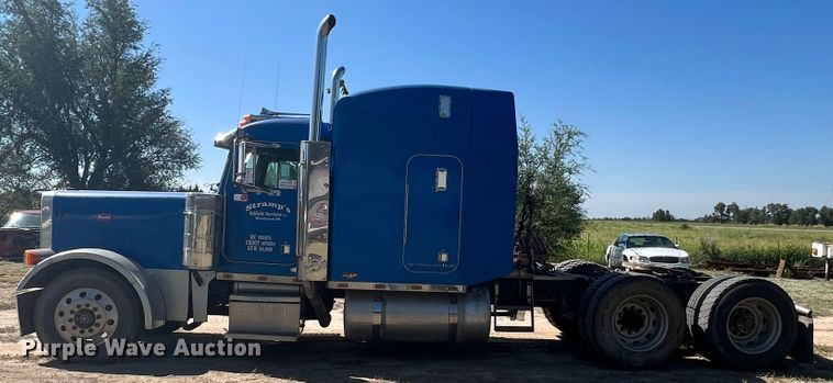 image for item DJ7720 2000 Peterbilt 379  semi truck