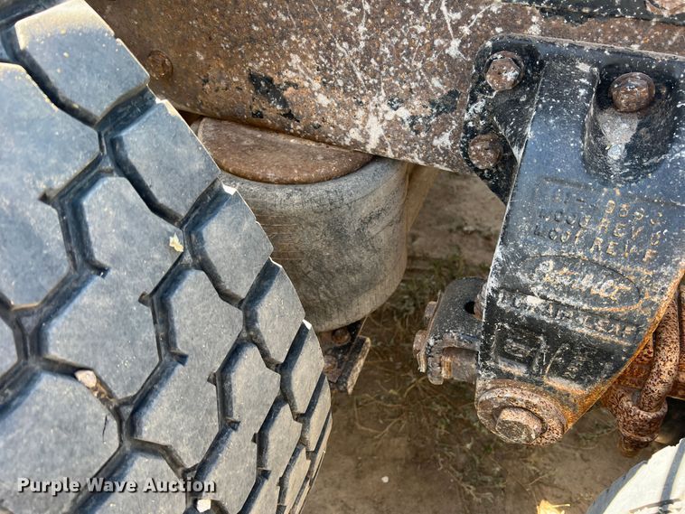 image for item DJ7720 2000 Peterbilt 379  semi truck