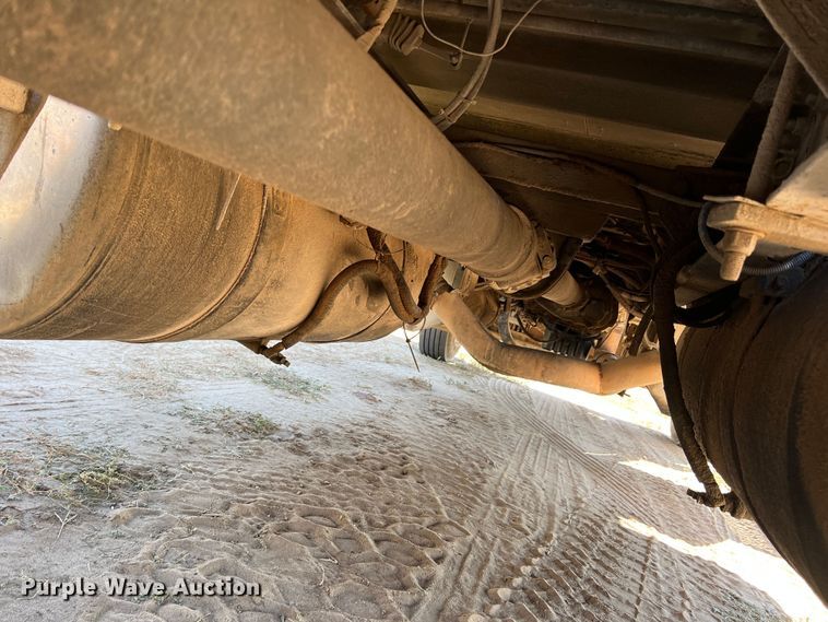 image for item DJ7720 2000 Peterbilt 379  semi truck