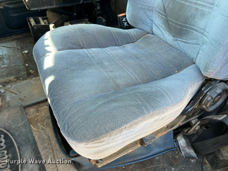 image for item DJ7720 2000 Peterbilt 379  semi truck