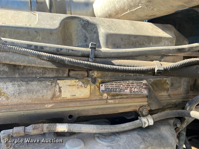 image for item DJ7720 2000 Peterbilt 379  semi truck