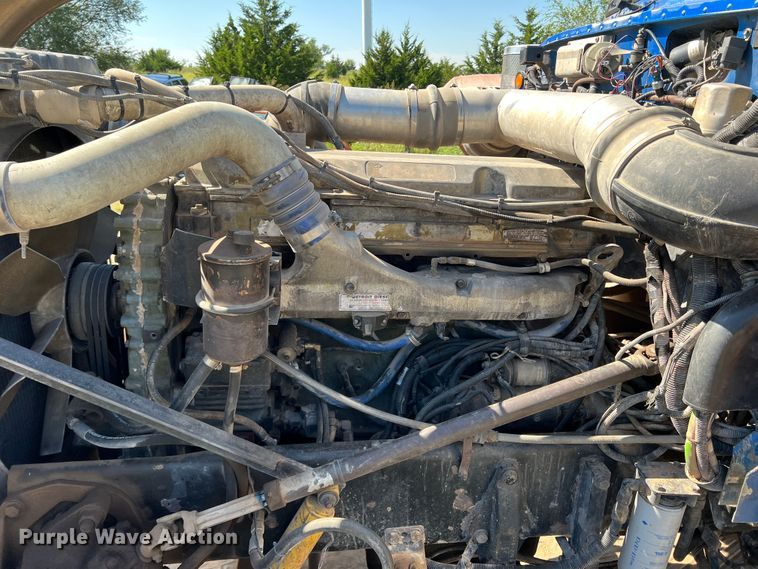 image for item DJ7720 2000 Peterbilt 379  semi truck