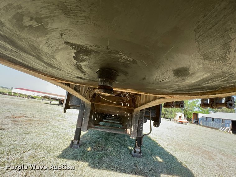 image for item DJ7721 2000 Doonan 532DB14A  drop deck equipment trailer