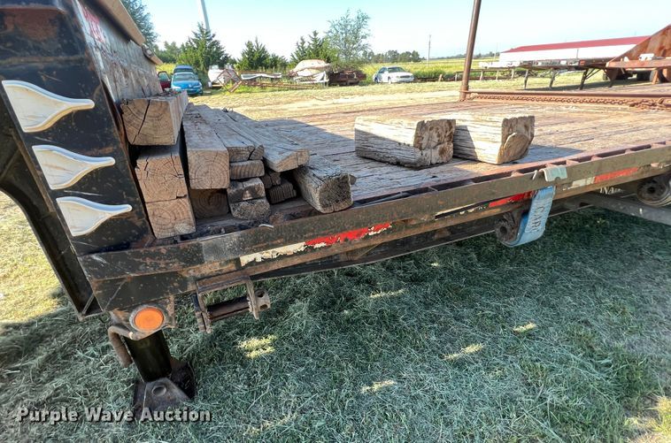 image for item DJ7721 2000 Doonan 532DB14A  drop deck equipment trailer