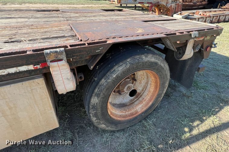 image for item DJ7721 2000 Doonan 532DB14A  drop deck equipment trailer