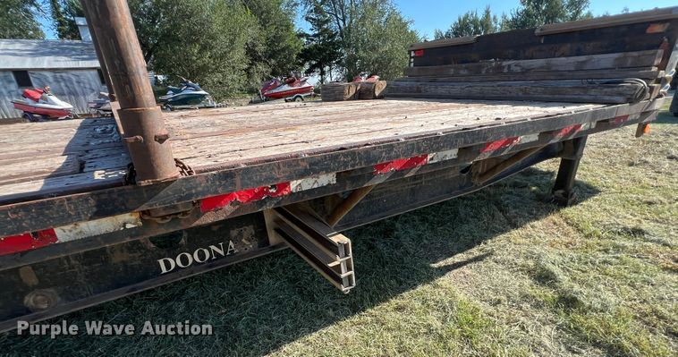 image for item DJ7721 2000 Doonan 532DB14A  drop deck equipment trailer