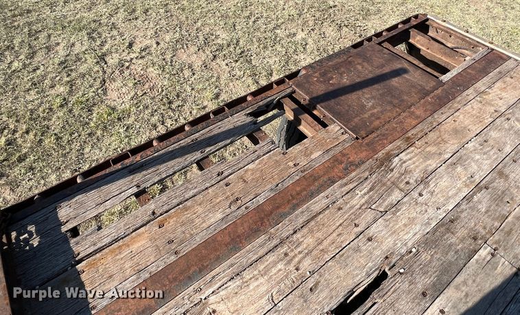 image for item DJ7721 2000 Doonan 532DB14A  drop deck equipment trailer