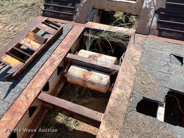 image for item DJ7727 1990 Trail King TK100HDG  lowboy equipment trailer