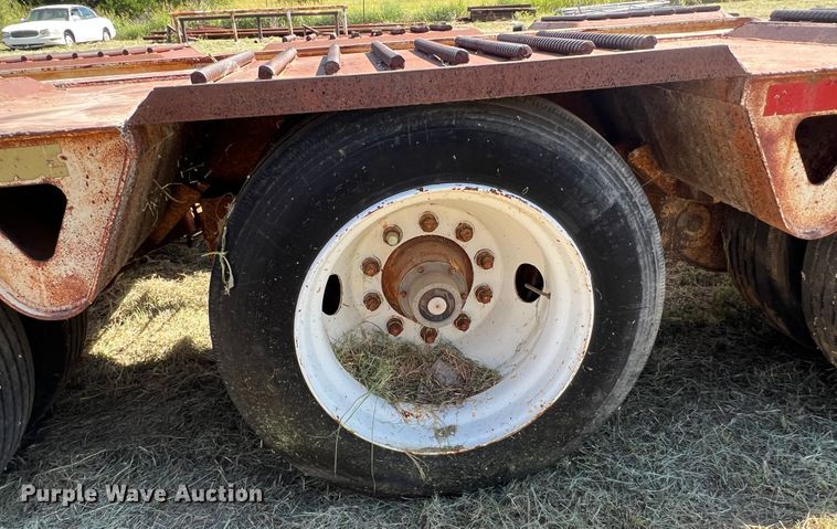 image for item DJ7727 1990 Trail King TK100HDG  lowboy equipment trailer