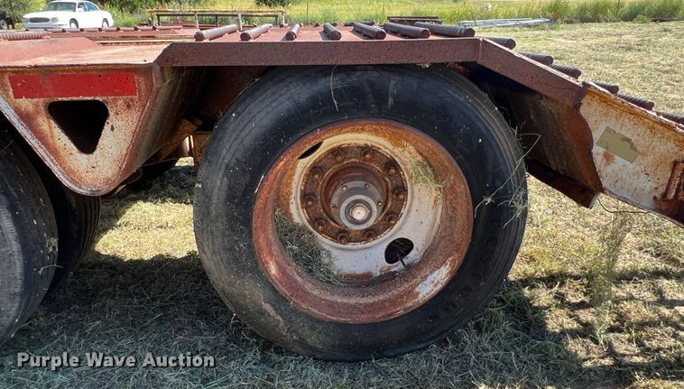 image for item DJ7727 1990 Trail King TK100HDG  lowboy equipment trailer