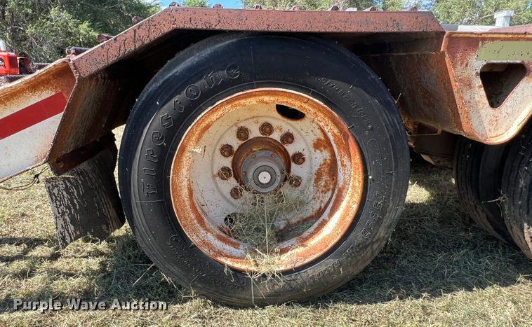 image for item DJ7727 1990 Trail King TK100HDG  lowboy equipment trailer