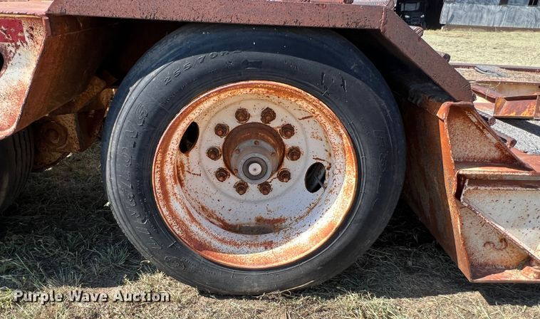 image for item DJ7727 1990 Trail King TK100HDG  lowboy equipment trailer