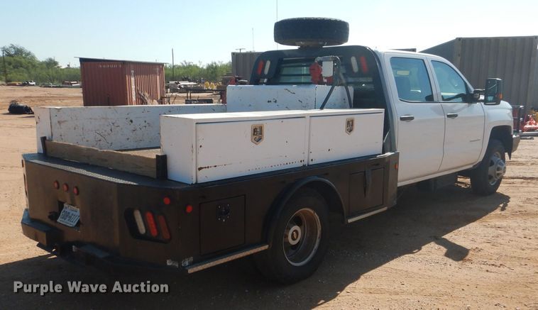 image for item DJ8993 2015 Chevrolet Silverado 3500HD  Crew Cab flatbed pickup truck