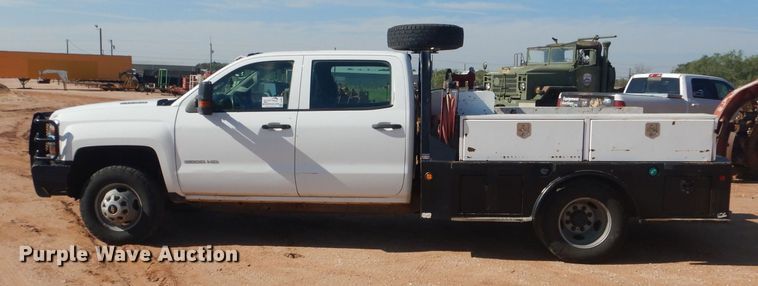 image for item DJ8993 2015 Chevrolet Silverado 3500HD  Crew Cab flatbed pickup truck