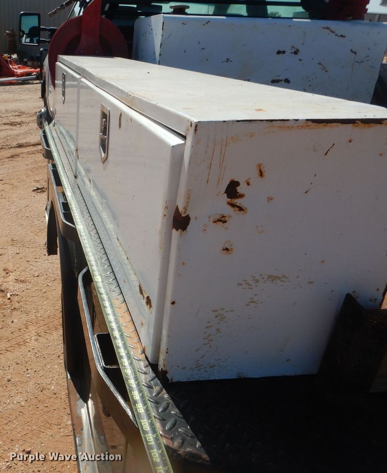 image for item DJ8993 2015 Chevrolet Silverado 3500HD  Crew Cab flatbed pickup truck