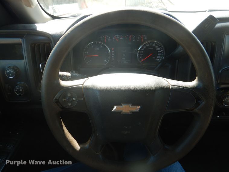 image for item DJ8993 2015 Chevrolet Silverado 3500HD  Crew Cab flatbed pickup truck