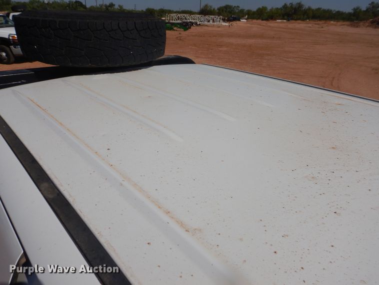 image for item DJ8993 2015 Chevrolet Silverado 3500HD  Crew Cab flatbed pickup truck