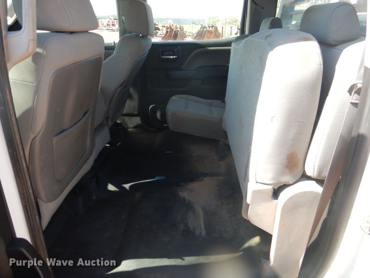 image for item DJ8993 2015 Chevrolet Silverado 3500HD  Crew Cab flatbed pickup truck