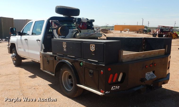 image for item DJ8996 2015 Chevrolet Silverado 3500HD  Crew Cab flatbed pickup truck