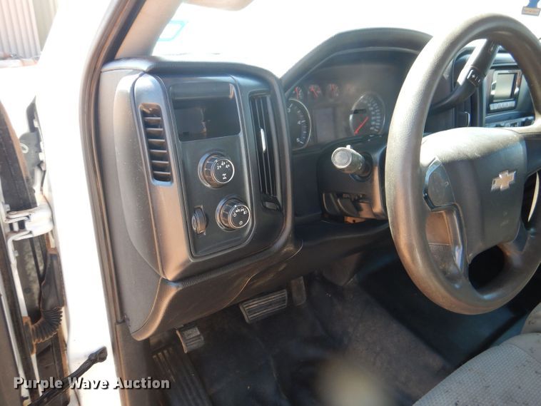 image for item DJ8996 2015 Chevrolet Silverado 3500HD  Crew Cab flatbed pickup truck