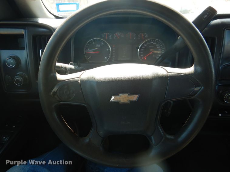 image for item DJ8996 2015 Chevrolet Silverado 3500HD  Crew Cab flatbed pickup truck