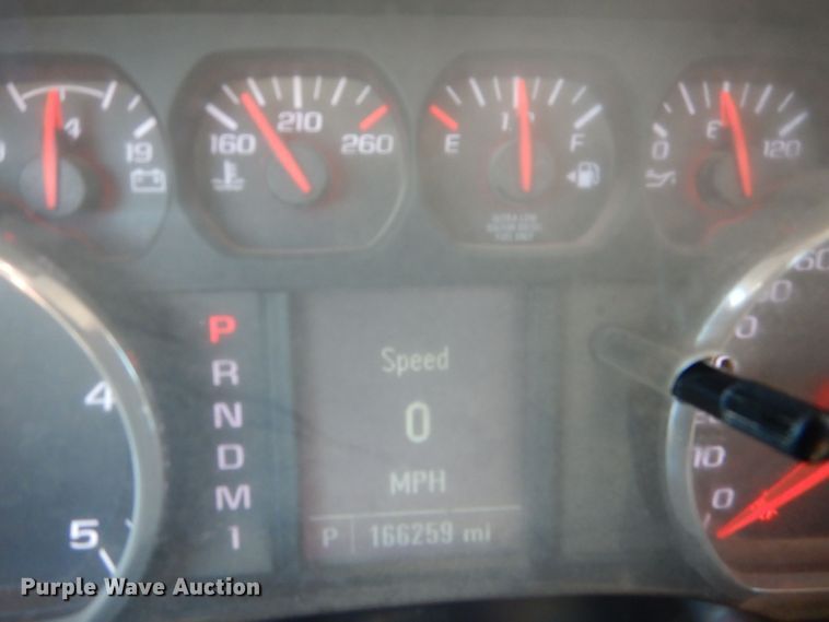 image for item DJ8996 2015 Chevrolet Silverado 3500HD  Crew Cab flatbed pickup truck