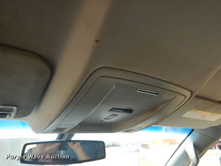 image for item DJ8996 2015 Chevrolet Silverado 3500HD  Crew Cab flatbed pickup truck