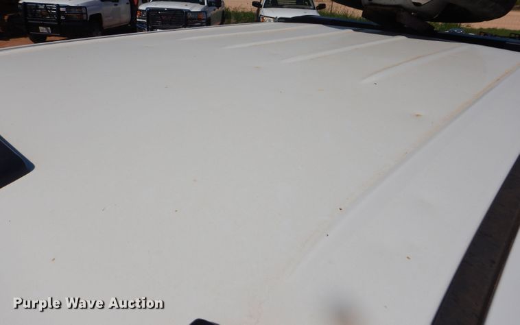 image for item DJ8996 2015 Chevrolet Silverado 3500HD  Crew Cab flatbed pickup truck