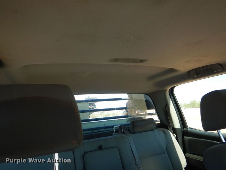 image for item DJ8996 2015 Chevrolet Silverado 3500HD  Crew Cab flatbed pickup truck