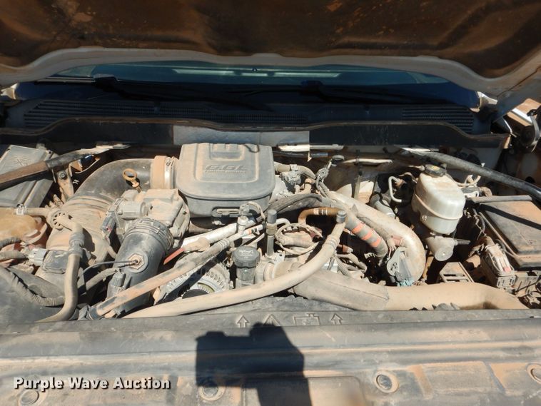 image for item DJ8996 2015 Chevrolet Silverado 3500HD  Crew Cab flatbed pickup truck