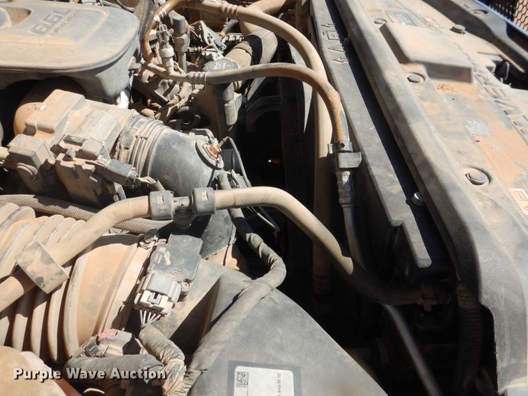 image for item DJ8996 2015 Chevrolet Silverado 3500HD  Crew Cab flatbed pickup truck