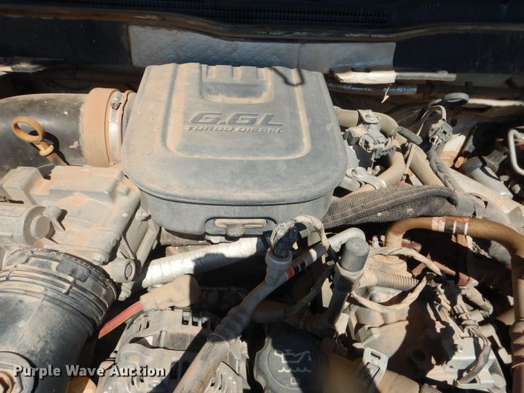 image for item DJ8996 2015 Chevrolet Silverado 3500HD  Crew Cab flatbed pickup truck