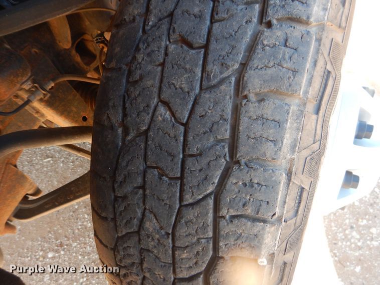 image for item DJ8996 2015 Chevrolet Silverado 3500HD  Crew Cab flatbed pickup truck