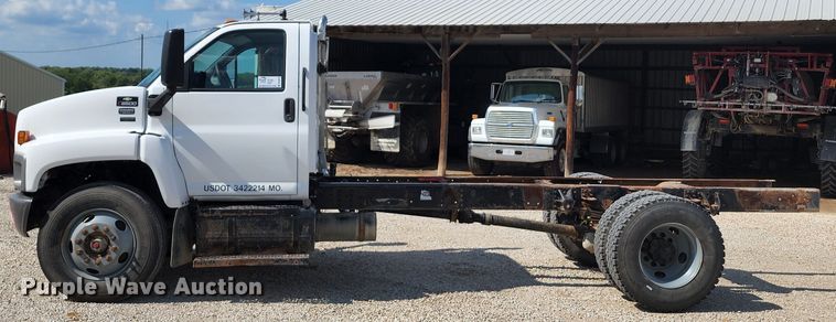 image for item DL6670 2005 Chevrolet C8500  truck cab and chassis