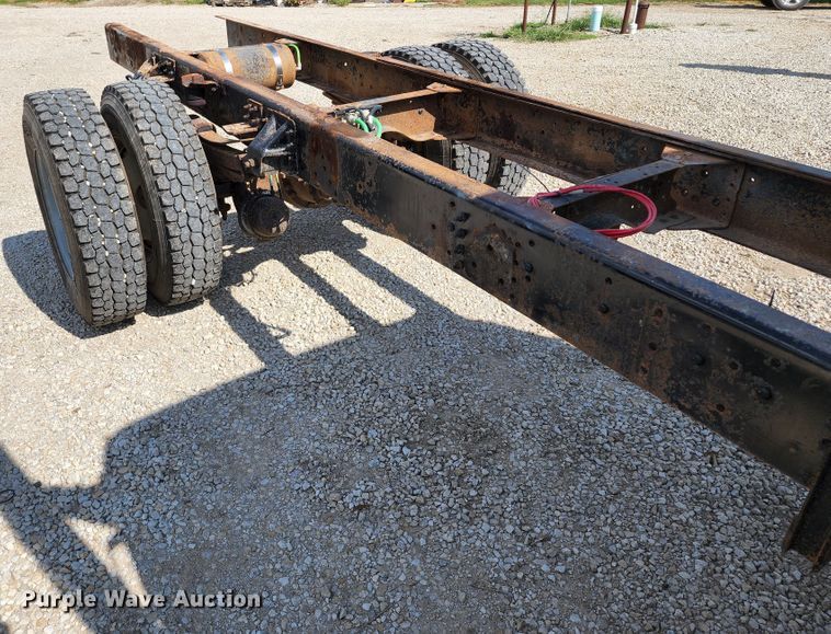 image for item DL6670 2005 Chevrolet C8500  truck cab and chassis