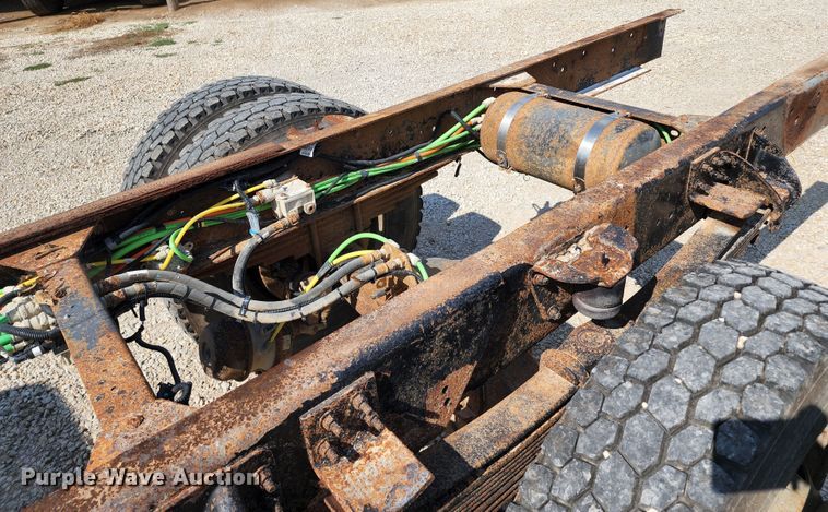 image for item DL6670 2005 Chevrolet C8500  truck cab and chassis