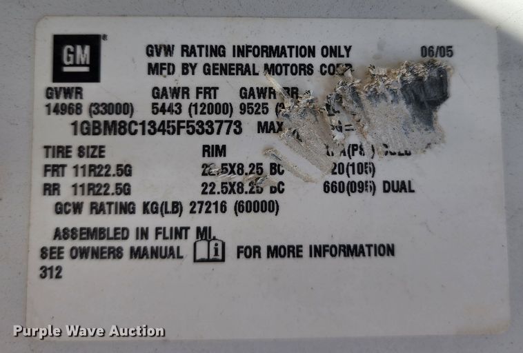 image for item DL6670 2005 Chevrolet C8500  truck cab and chassis