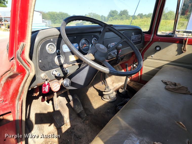 image for item DL6675 1968 International Loadstar 1600  dump flatbed truck