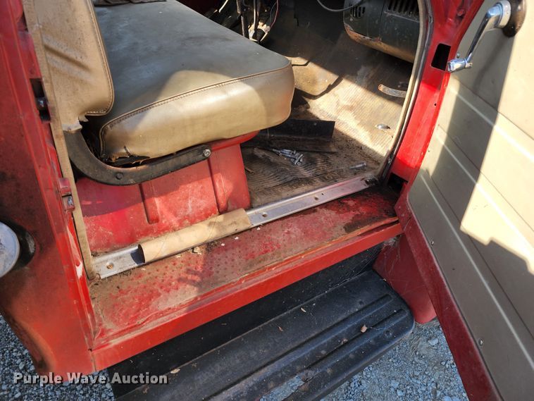 image for item DL6675 1968 International Loadstar 1600  dump flatbed truck